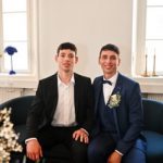 gleichgeschlechtlich heiraten Dänemark – Brautpaar am Rathaus.jpg