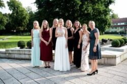 gleichgeschlechtlich heiraten Dänemark – Brautpaar am Rathaus.jpg