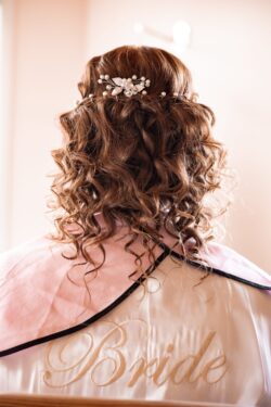 Einfach heiraten in Dänemark Make up und Frisur Brautstyling